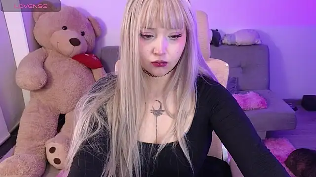 KuroChan420 online show from April 2026 03:40:02 AM