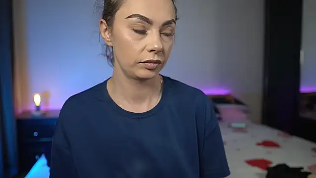 TiffanyPierce online show from December 2025 09:15:01 PM