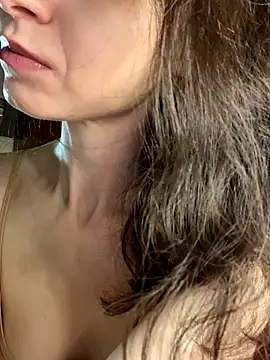 Snapshot of MissAnuta chatting on December 2025 06:53:01 PM MissAnuta online show from December 2025 06:53:01 PM