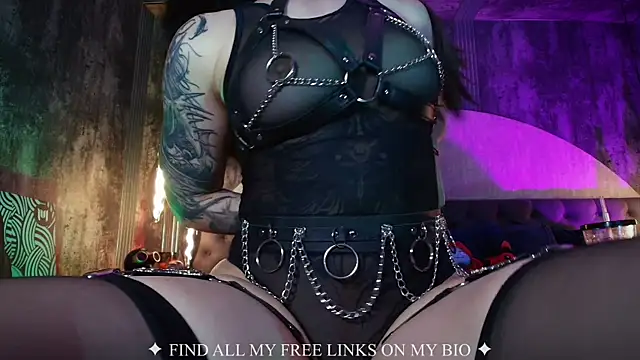 Charlotte Germanotta  online show from January 2026 05:05:02 PM