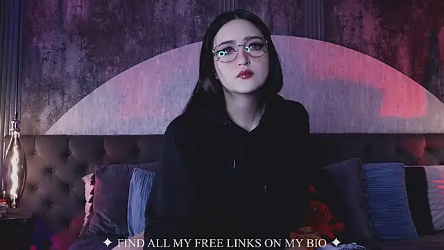 Charlotte Germanotta  online show from March 2026 07:27:02 PM