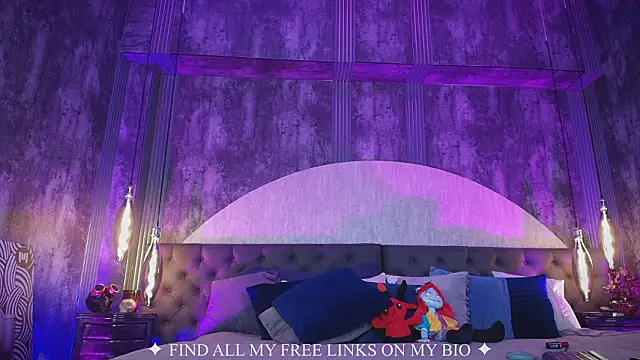 Charlotte Germanotta  online show from February 2026 07:22:01 PM