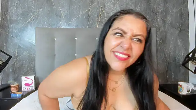 SexxyPamela online show from April 2026 07:40:02 PM