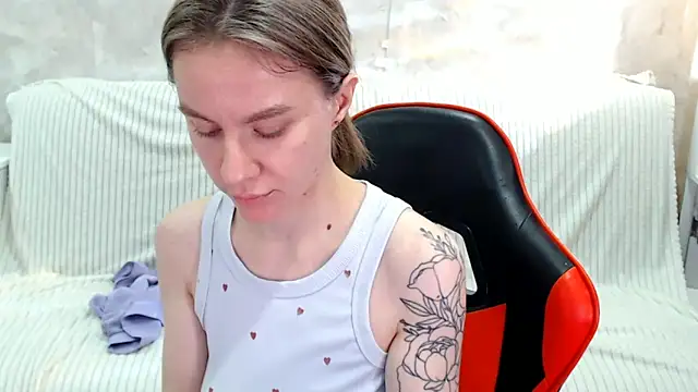 Mila Jon online show from October 2025 05:52:01 AM