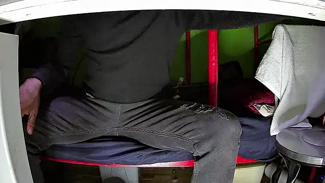 Walltaz online show from October 2025 04:44:02 AM