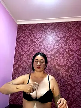 Snapshot of juliana_diaz chatting on November 2025 11:24:02 AM juliana diaz online show from November 2025 11:24:02 AM