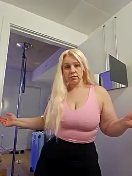 NikiFm online show from November 2025 01:33:02 PM