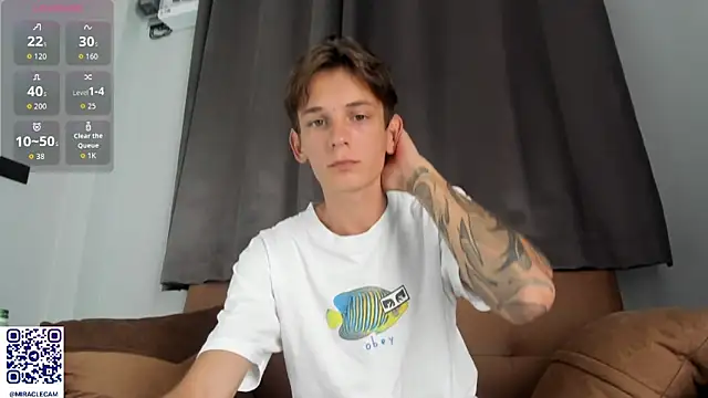 Snapshot of MiracleCam chatting on January 2026 01:53:02 AM MiracleCam online show from January 2026 01:53:02 AM