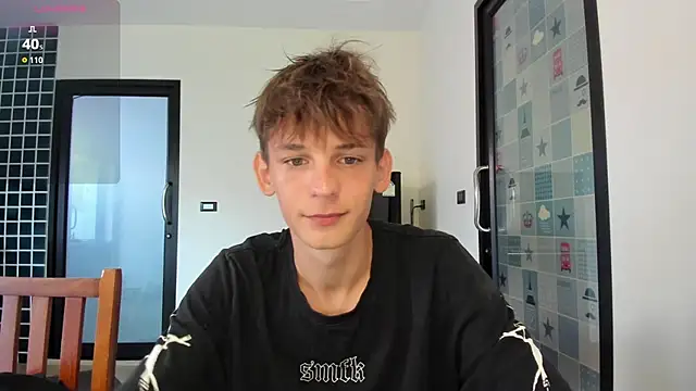 Snapshot of MiracleCam chatting on December 2025 12:57:02 AM MiracleCam online show from December 2025 12:57:02 AM