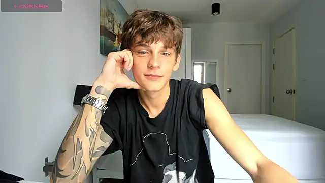 MiracleCam online show from November 2025 03:45:01 AM