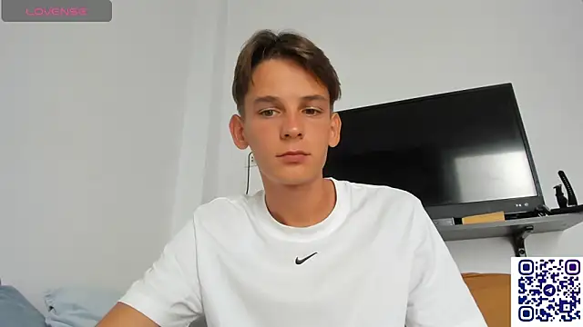 Snapshot of MiracleCam chatting on February 2026 07:27:02 AM MiracleCam online show from February 2026 07:27:02 AM