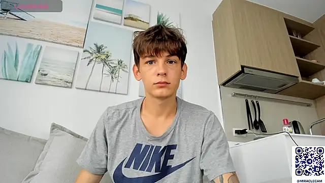 MiracleCam online show from October 2025 12:22:01 AM