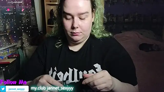 JannetPie online show from April 2026 11:33:01 PM