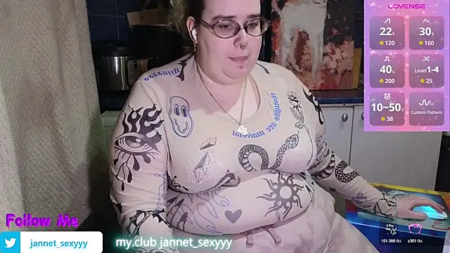 Snapshot of JannetPie chatting on July 2026 01:25:01 AM JannetPie online show from July 2026 01:25:01 AM