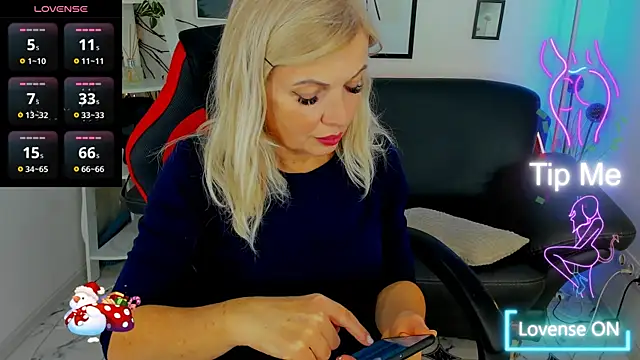 Abby Moore  online show from March 2025 01:49:01 PM