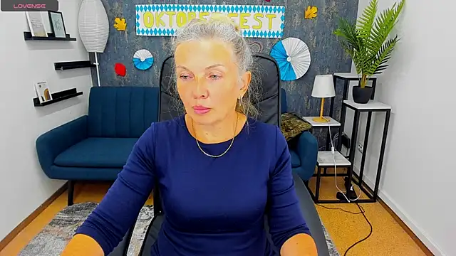 Abby Moore  online show from September 2025 12:26:01 PM