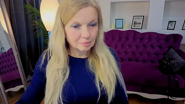 Abby Moore  online show from June 2026 06:47:02 AM