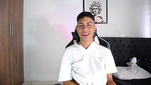 AlanNaughty online show from November 2025 09:52:01 PM