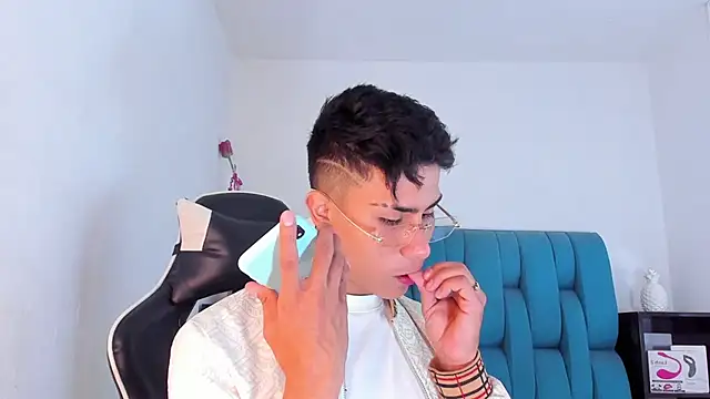 AlanNaughty online show from March 2025 07:58:02 PM