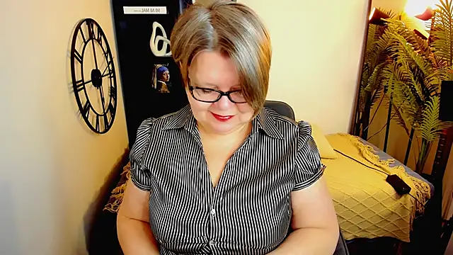 Snapshot of Shannonshine chatting on May 2026 05:34:02 AM Shannonshine online show from May 2026 05:34:02 AM