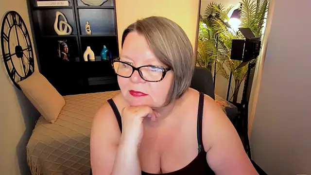 Shannonshine online show from June 2026 01:38:01 PM