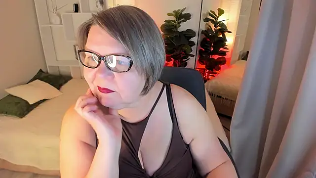 Snapshot of Shannonshine chatting on May 2026 01:32:02 PM Shannonshine online show from May 2026 01:32:02 PM