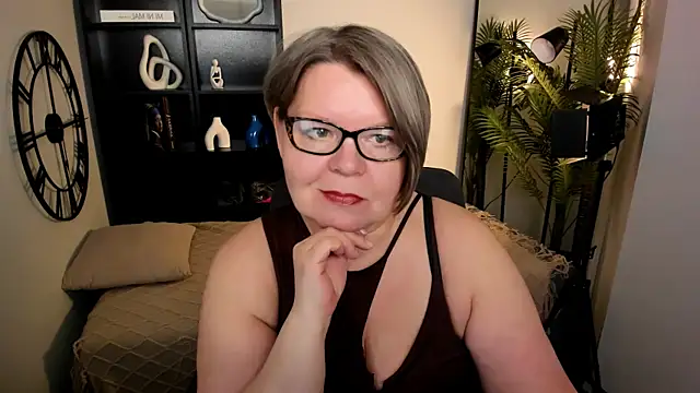 Snapshot of Shannonshine chatting on May 2026 01:31:02 PM Shannonshine online show from May 2026 01:31:02 PM