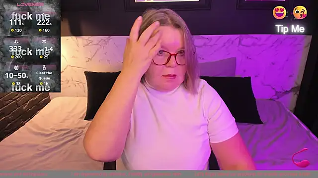 Shannonshine online show from October 2025 01:19:02 PM