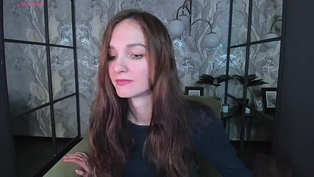 Snapshot of MirandaGlow chatting on March 2025 05:53:01 AM MirandaGlow online show from March 2025 05:53:01 AM