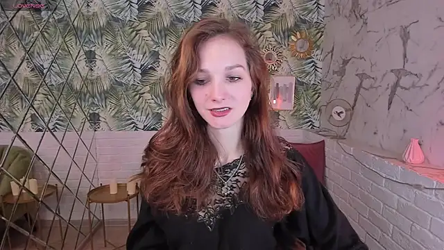 Snapshot of MirandaGlow chatting on January 2025 05:48:02 AM MirandaGlow online show from January 2025 05:48:02 AM