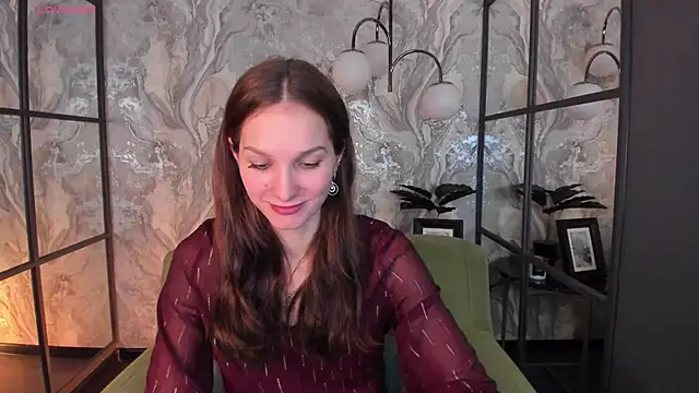 Snapshot of MirandaGlow chatting on March 2025 05:46:01 AM MirandaGlow online show from March 2025 05:46:01 AM