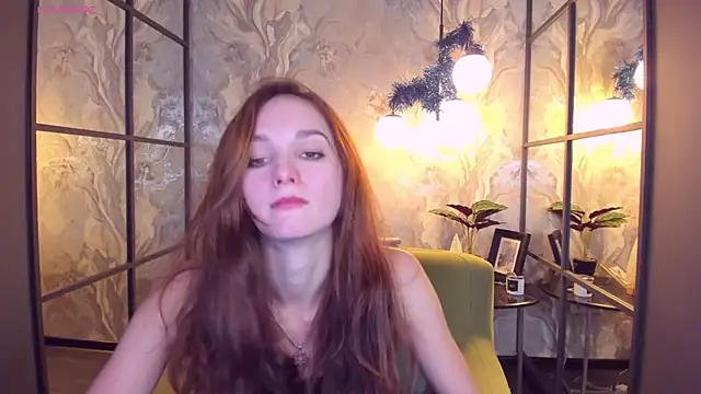 Snapshot of MirandaGlow chatting on January 2025 05:53:01 AM MirandaGlow online show from January 2025 05:53:01 AM