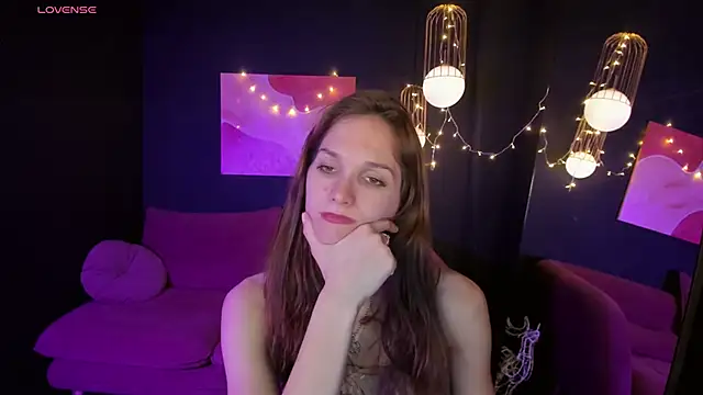 Snapshot of MirandaGlow chatting on January 2025 11:52:01 AM MirandaGlow online show from January 2025 11:52:01 AM