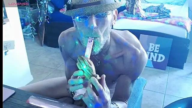 Snapshot of mycock2474u chatting on March 2025 04:43:02 PM mycock2474u online show from March 2025 04:43:02 PM