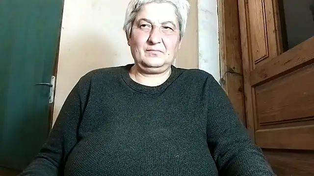 Snapshot of ExquisiteMature chatting on October 2025 09:17:01 PM ExquisiteMature online show from October 2025 09:17:01 PM