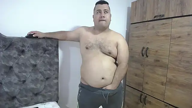 Snapshot of santi_hothot chatting on October 2025 07:35:01 PM santi hothot online show from October 2025 07:35:01 PM