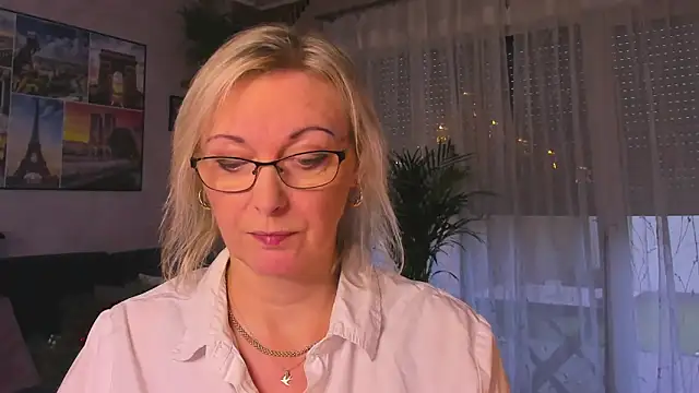 vanessa chat online show from December 2025 02:19:02 PM