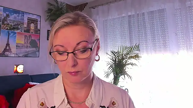 vanessa chat online show from May 2026 01:28:01 PM