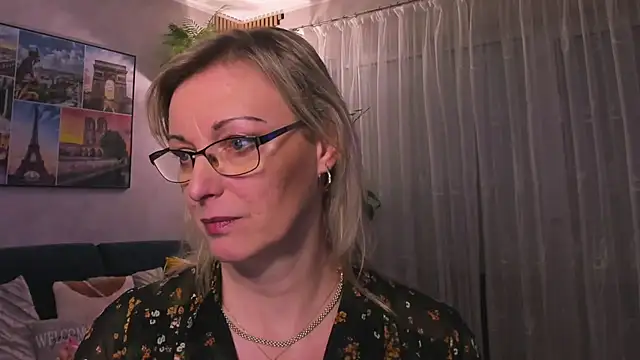 vanessa chat online show from March 2025 06:01:02 PM
