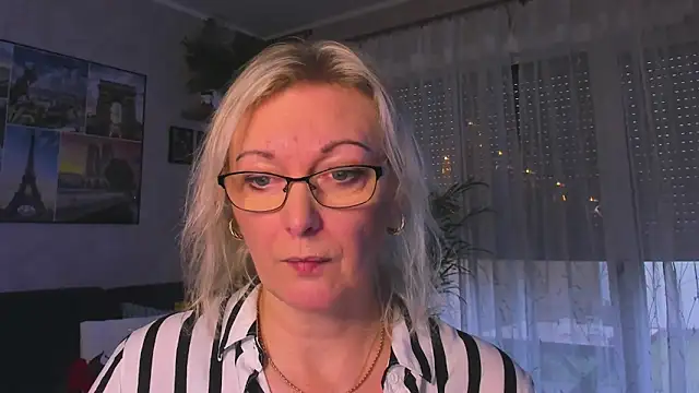 vanessa chat online show from December 2025 02:22:02 PM