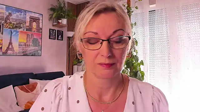 vanessa chat online show from September 2025 06:35:02 AM