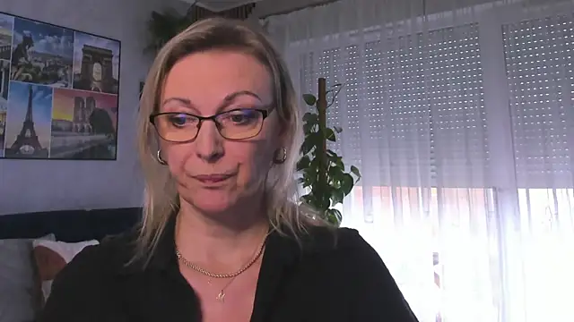 vanessa chat online show from March 2025 02:25:02 PM