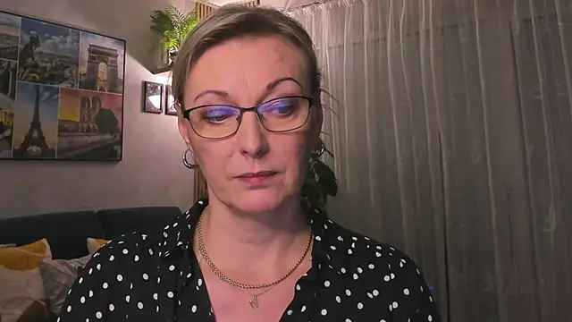 vanessa chat online show from February 2025 06:03:01 PM