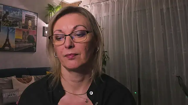 vanessa chat online show from March 2025 08:21:02 PM