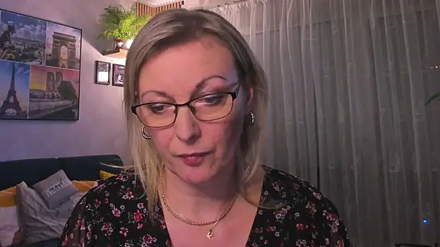 vanessa chat online show from March 2025 05:57:02 PM