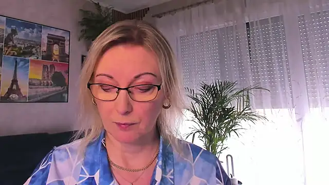 vanessa chat online show from March 2026 01:13:01 PM