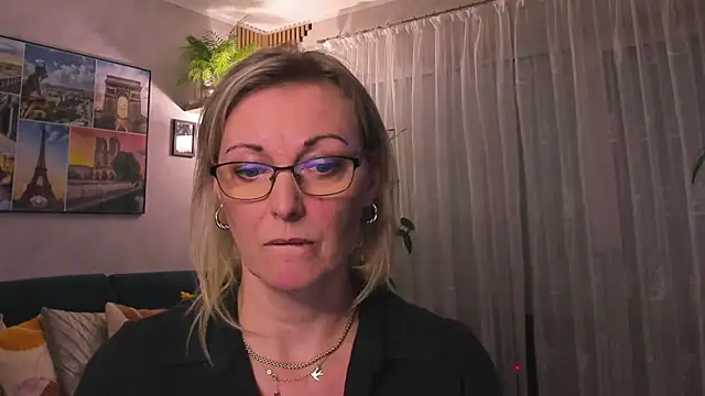 vanessa chat online show from March 2025 05:54:02 PM