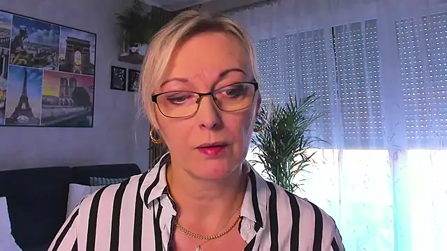 vanessa chat online show from October 2025 01:33:02 PM