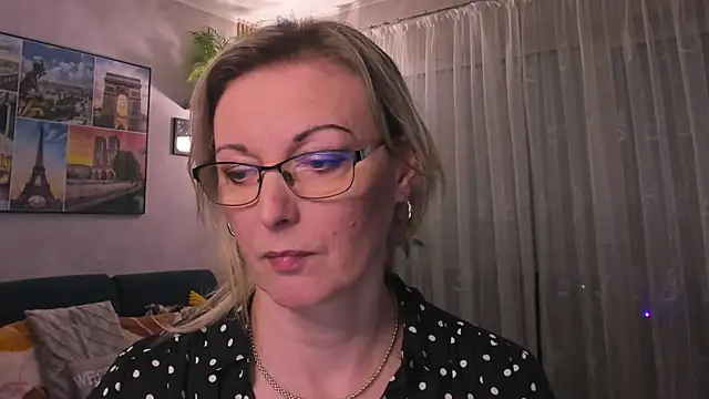 vanessa chat online show from March 2025 05:50:01 PM