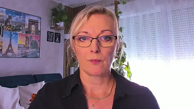 vanessa chat online show from September 2025 01:20:01 PM